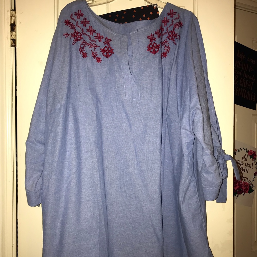 Open sleeve blouse.